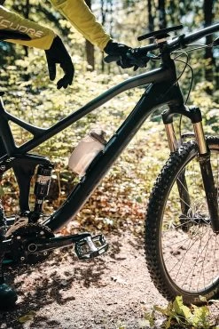 Fidlock TWIST Bottle 450 + Bike Base Set - Transparent Schwarz -Fahrradbekleidung Und Zubehör 09611 TBL fidlock twist bottle450 outdoor 04 scaled