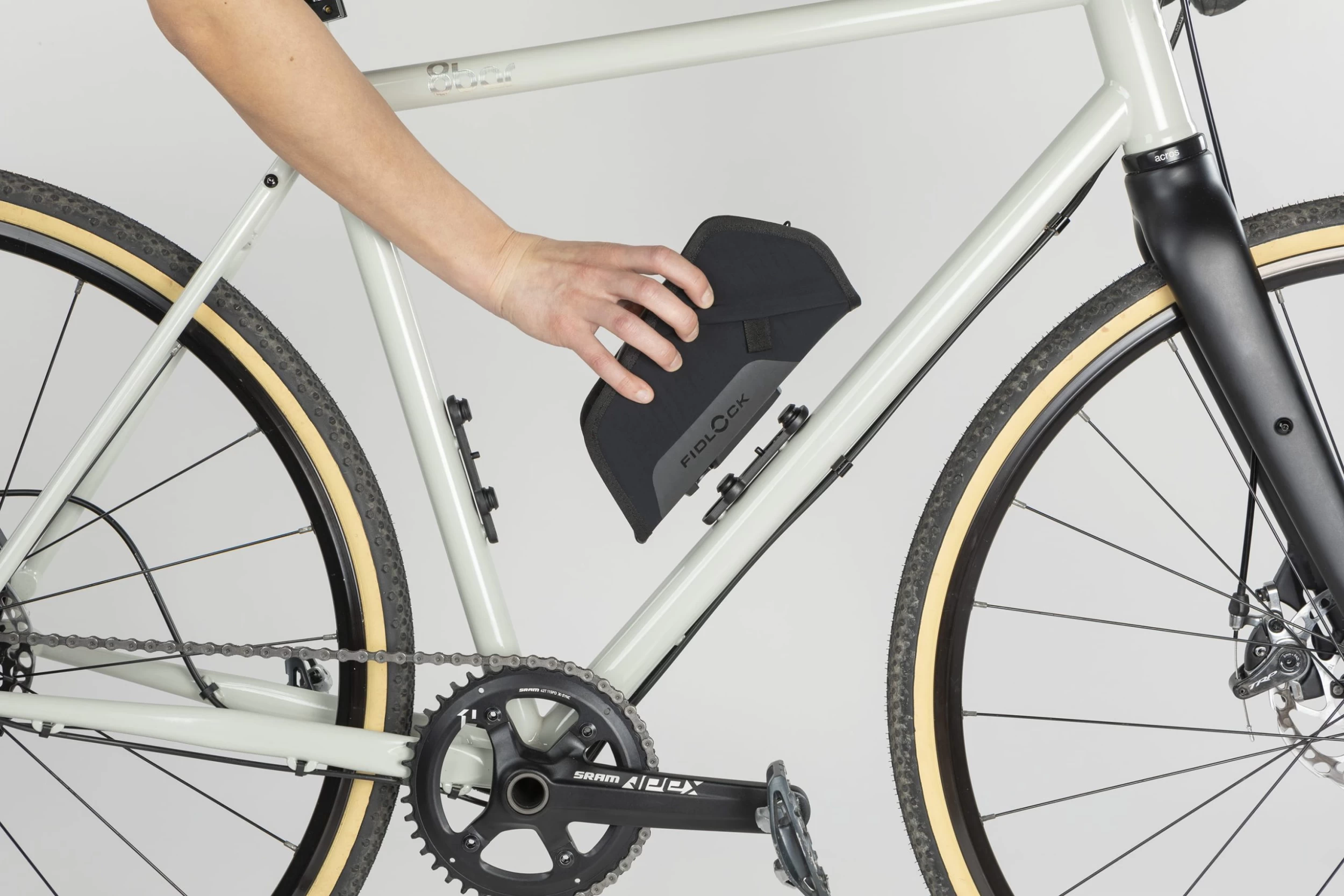 Fidlock TWIST Essential Bag + Bike Base Set - M Schwarz 10 Fidlock TWIST Essential Bag + Bike Base Set - M Schwarz – Bild 10