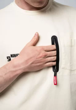 SIGNATURE Oversize Pocket T-Shirt - Pale Yellow -Fahrradbekleidung Und Zubehör DSC9234 1800x1800